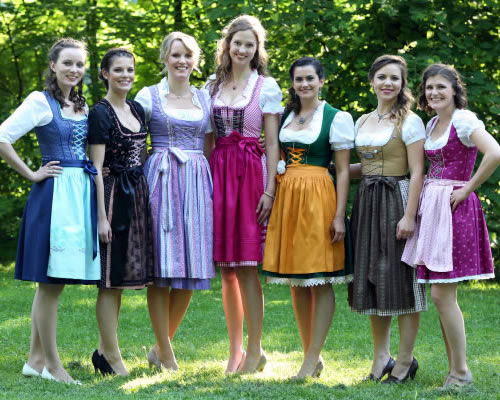Gruppenbild - Die Finalistinnen bei der Wahl zur Bayerischen Bierkönigin (Bild Brauerbund)